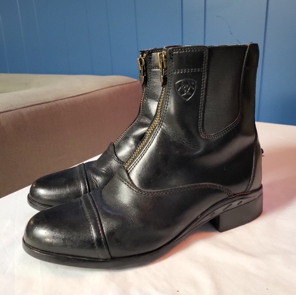 Ariat Shoes - Ariat Scout Zip Boots Size 7 1/2